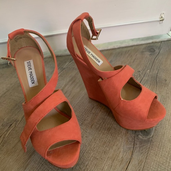 Steve Madden Coral Wedge Heels - Picture 4 of 7
